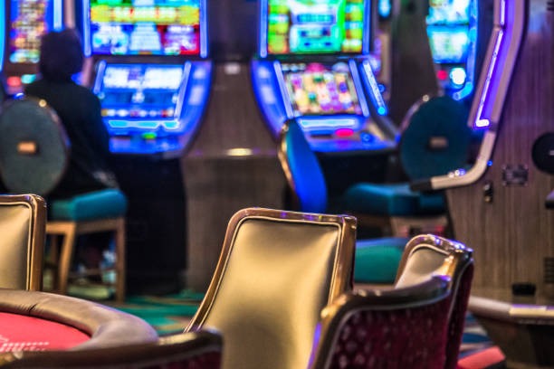 Mobile app interface showing gg189 casino games and live sports markets